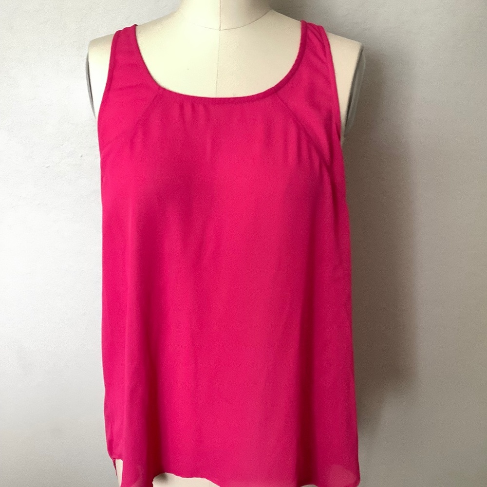Hot pink tank top w LARGE keyhole back